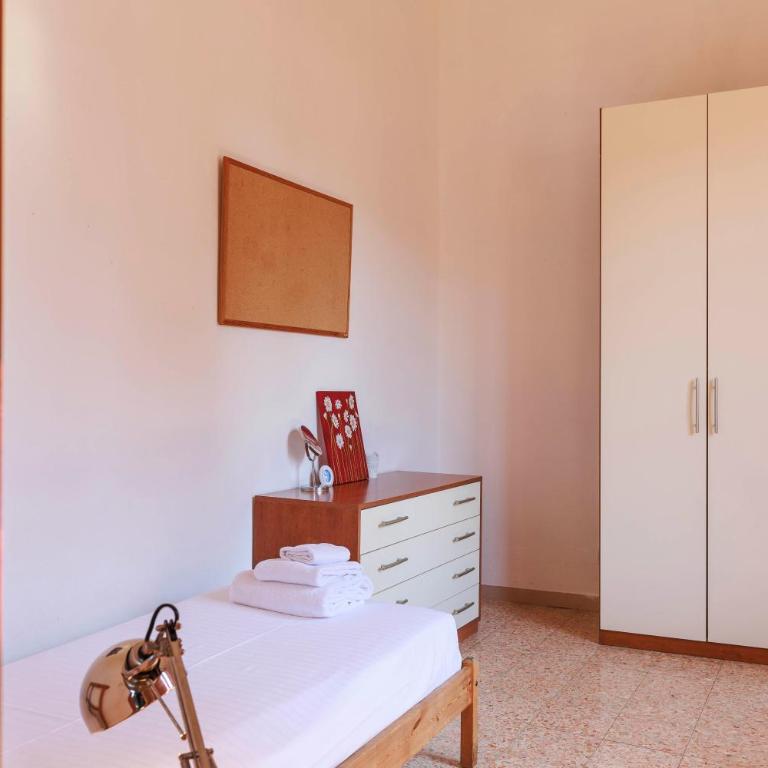 Faenza Huge Apartment - Three-Bedroom Apartment - 13