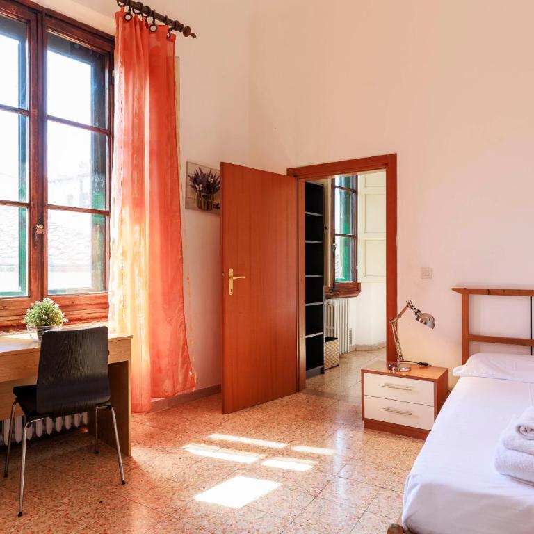 Faenza Huge Apartment - Three-Bedroom Apartment - 12