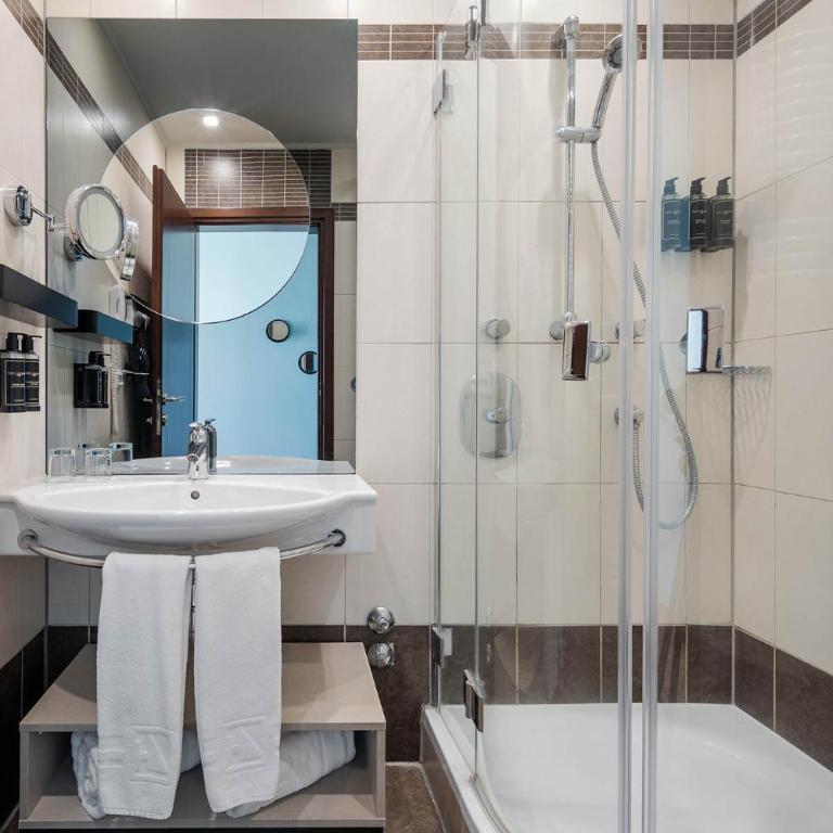 Eurostars Queen of Montenegro - Deluks Dvokrevetna soba sa Bračnim Krevetom, Balkonom i Pogledom na More - 7