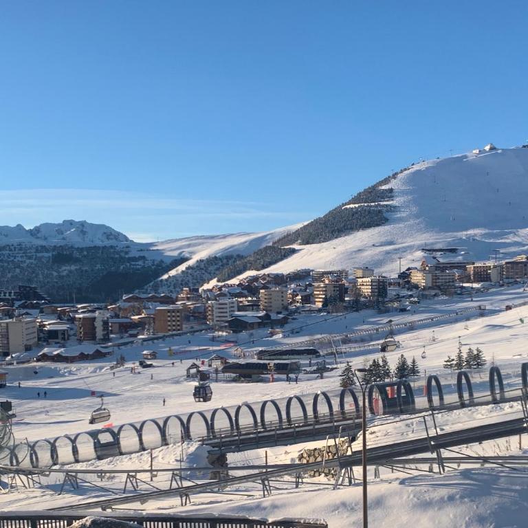 Alpe d'Huez Houses - L'Emparis - PHOENIX3 - Pour 5 SKI IN SKI OUT Wellness et vue magnifique - Appartamento con Vista e Balcone - 1