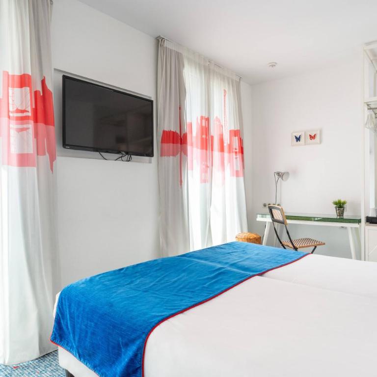 Hotel 34B - Astotel - Superior Family Room - 2 Bedrooms - 5