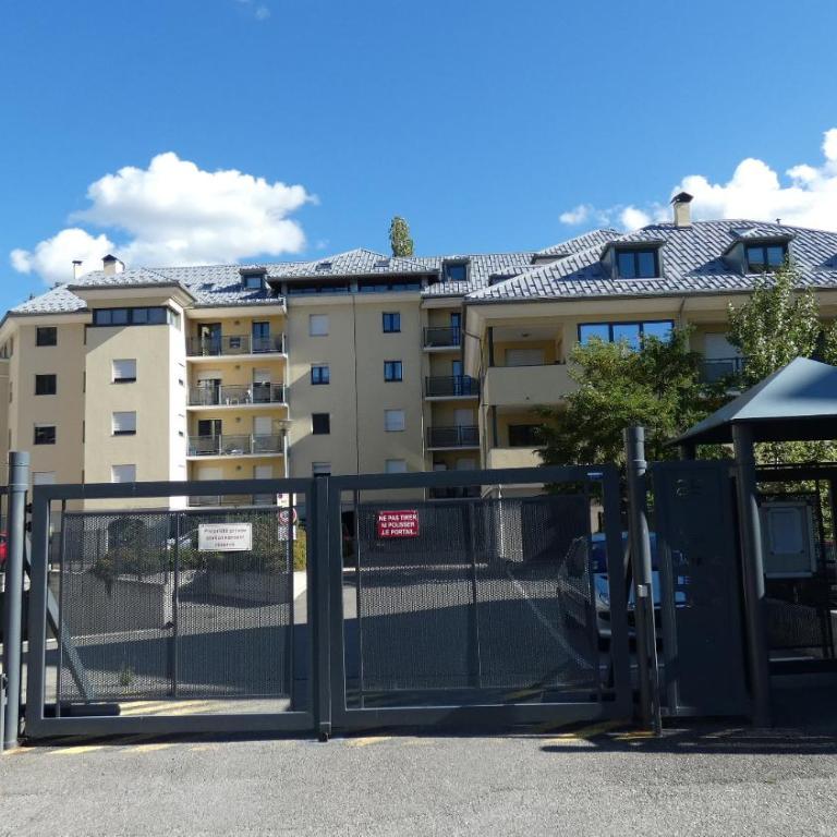 Joli T2 classé 2 étoiles avec coin cabine Briançon centre proche télécabine - Appartement 2 Chambres - 9