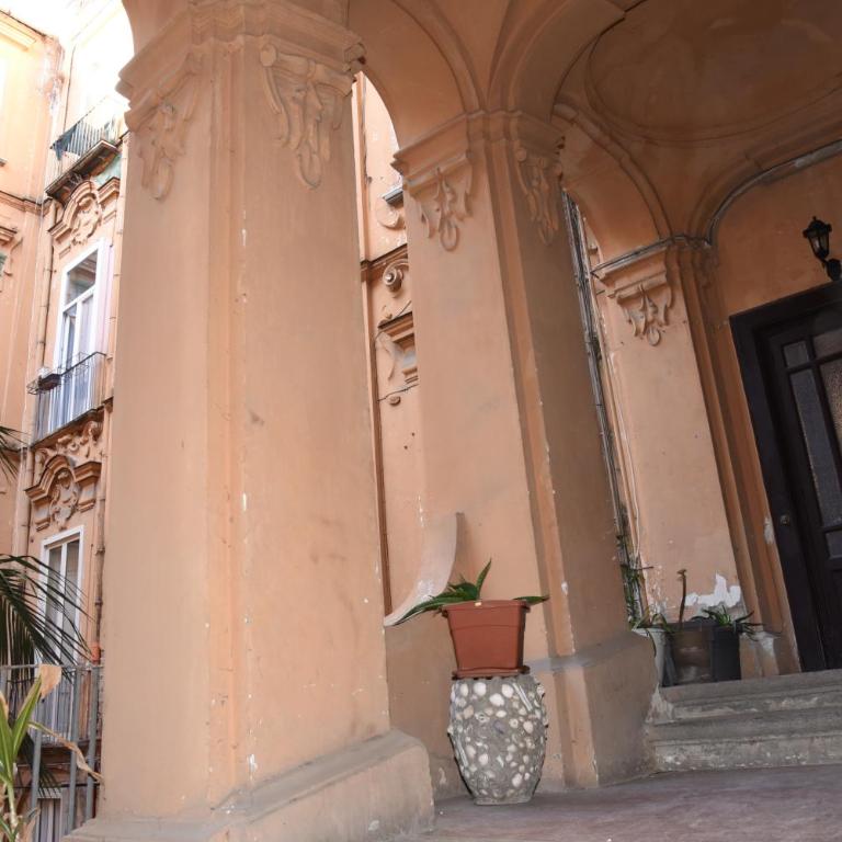 Costigliola Baroque Palace Flat next MANN Museum - One-Bedroom Apartment - 4