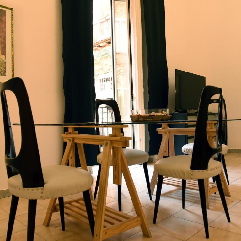 Costigliola Baroque Palace Flat next MANN Museum - One-Bedroom Apartment - 10