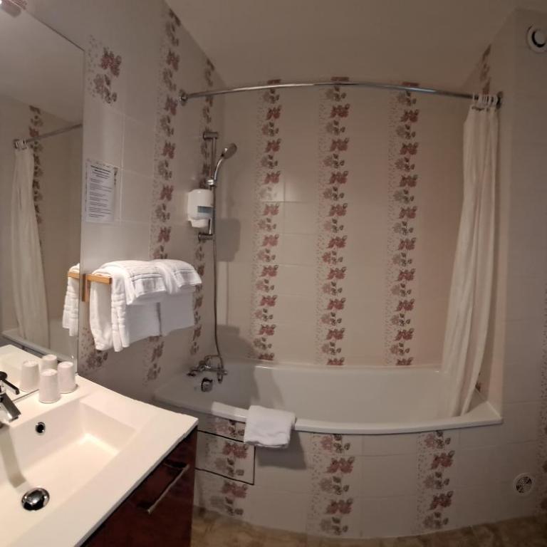 Alti'Pic Hôtel - Grande Chambre Double - 10