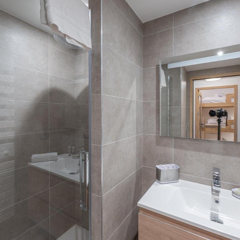 Alpe d'Huez Houses - L'Emparis - PHOENIX3 - Pour 5 SKI IN SKI OUT Wellness et vue magnifique - Appartamento con Vista e Balcone - 21