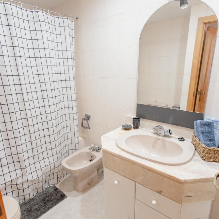 Ex - Céntrico Apartamento Europa con Piscina - Two-Bedroom Apartment - 15