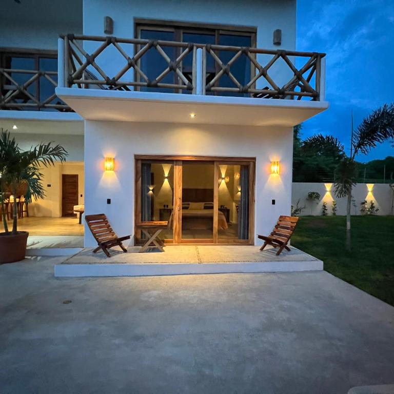 Casa Jubilee king suite main floor - Suite Lit King-Size - Vue sur Piscine - 4