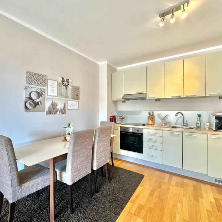 Sunset Poolside Retreat BlueH - Apartman sa 2 Spavaće Sobe i Pogledom na Bazen - 10