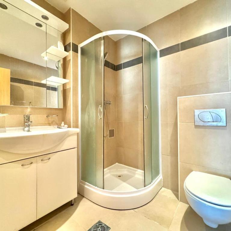 Sunset Poolside Retreat BlueH - Apartman sa 2 Spavaće Sobe i Pogledom na Bazen - 16