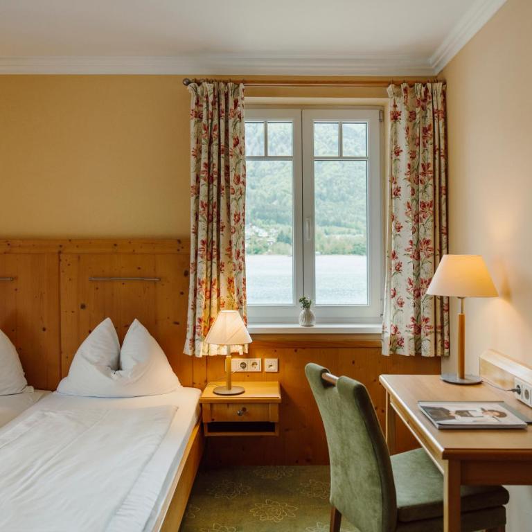 Hotel Seerose - Doppelzimmer mit Seeblick - 3