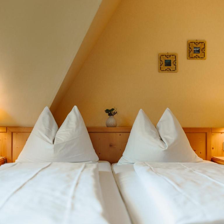 Hotel Seerose - Doppelzimmer mit Bergblick - 3
