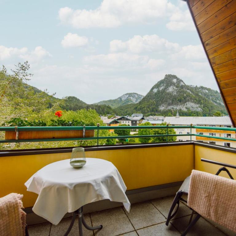 Hotel Seerose - Doppelzimmer mit Bergblick - 4