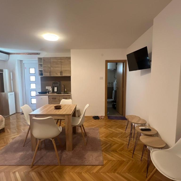 Vila RUŽA - House of Roses - Family Studio - 11