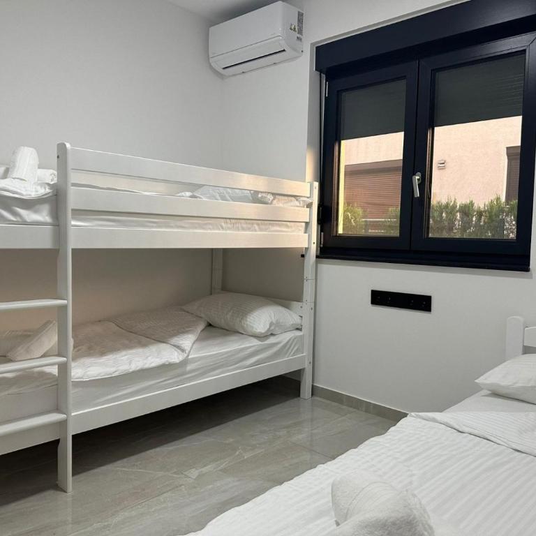 BLUE SKY Apartments - Apartman sa 2 Spavaće Sobe i Terasom - 3