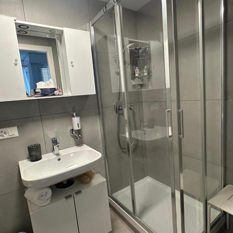 LuganoApartment - One-Bedroom Apartment - 7