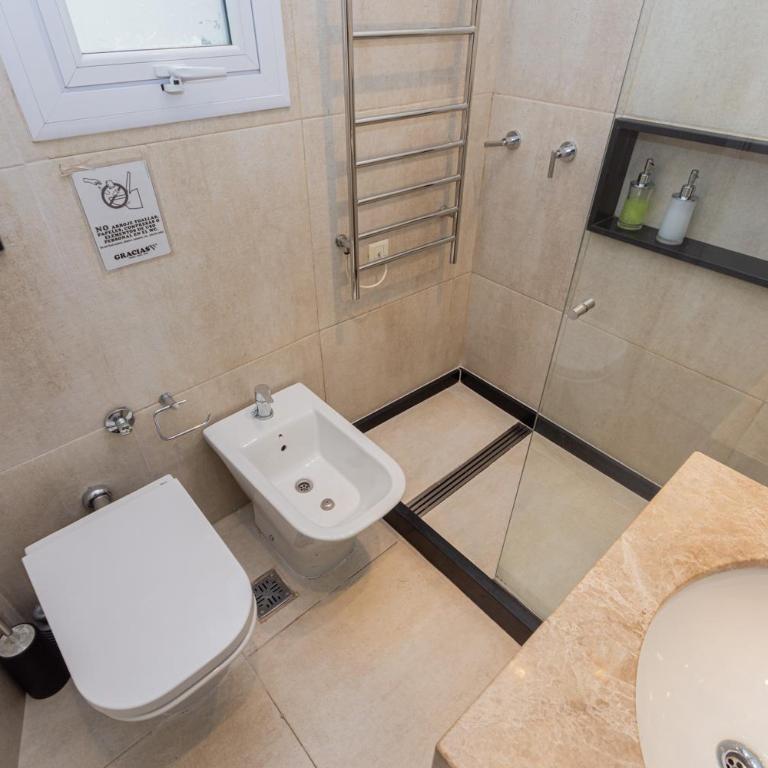 Espectacular departamento estilo francés en la mejor zona de Recoleta sobre la calle Arenales - Apartamento de 1 dormitorio - 3