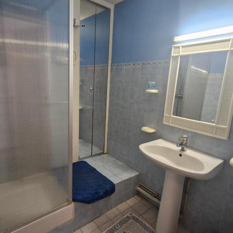 Appartement 2 pièces vue mer avec parking proche Sainte-Maxime - FR-1-780-51 - Apartment - 17