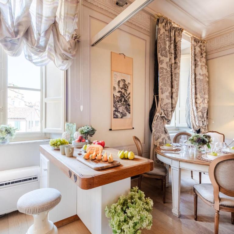 Timeless Palazzo in the heart of Lucca - Two-Bedroom Apartment - 8