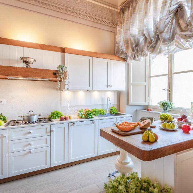 Timeless Palazzo in the heart of Lucca - Two-Bedroom Apartment - 9