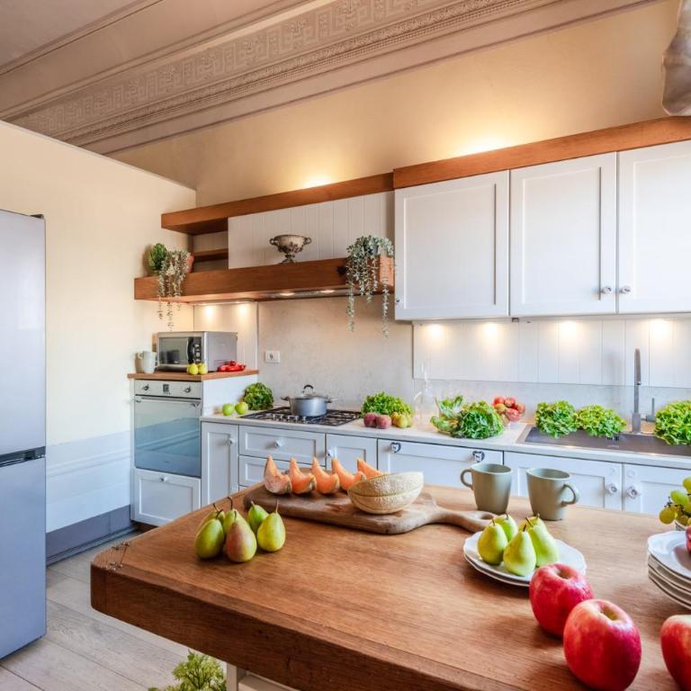 Timeless Palazzo in the heart of Lucca - Two-Bedroom Apartment - 13