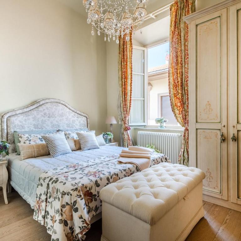 Timeless Palazzo in the heart of Lucca - Two-Bedroom Apartment - 16