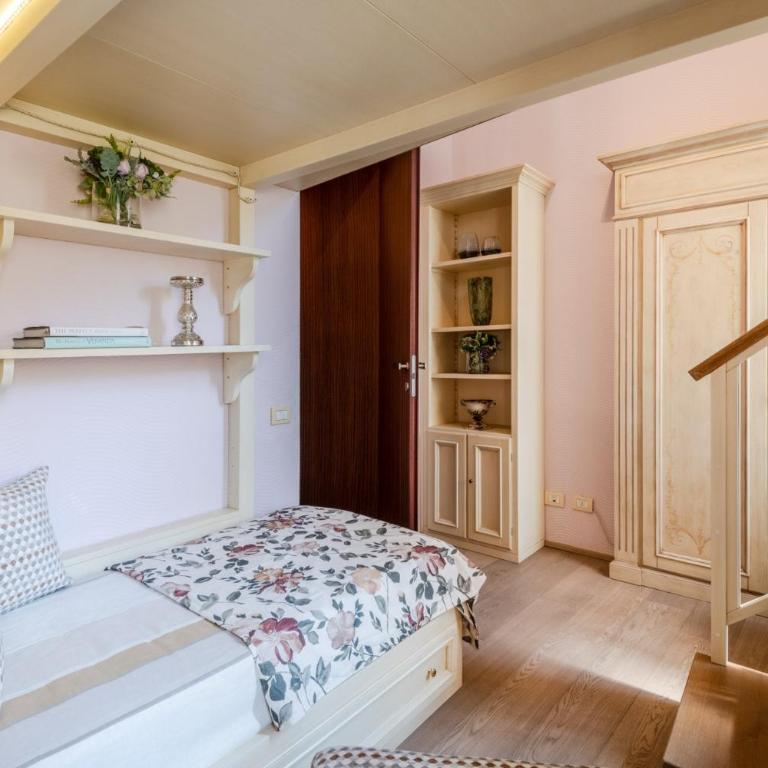 Timeless Palazzo in the heart of Lucca - Two-Bedroom Apartment - 27
