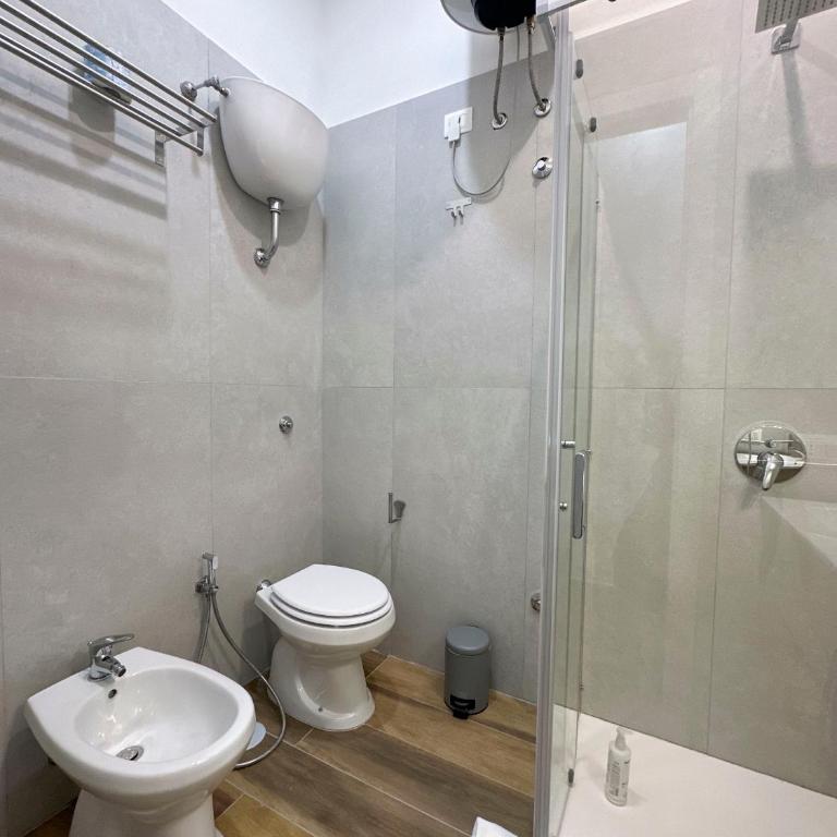 DUOMO 50 NAPOLI Boutique Rooms - Deluxe Double or Twin Room - 9
