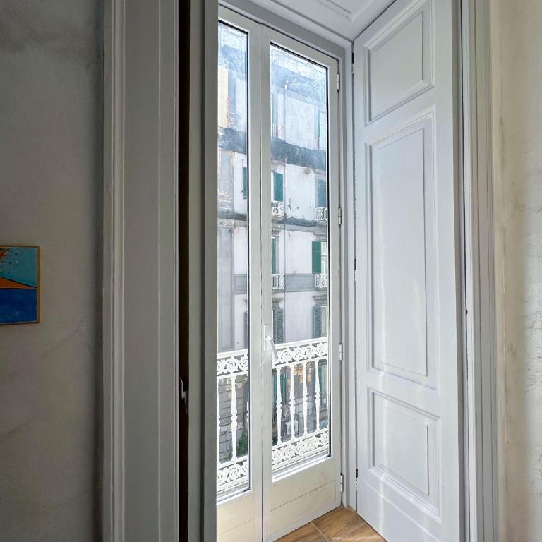 DUOMO 50 NAPOLI Boutique Rooms - Double Room with Balcony - 5