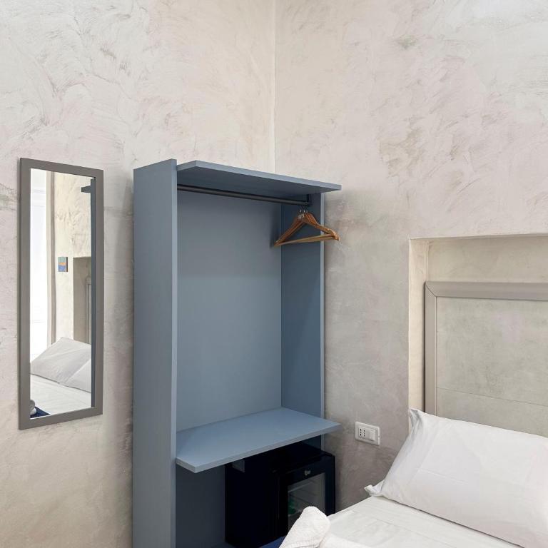DUOMO 50 NAPOLI Boutique Rooms - Double Room with Balcony - 6