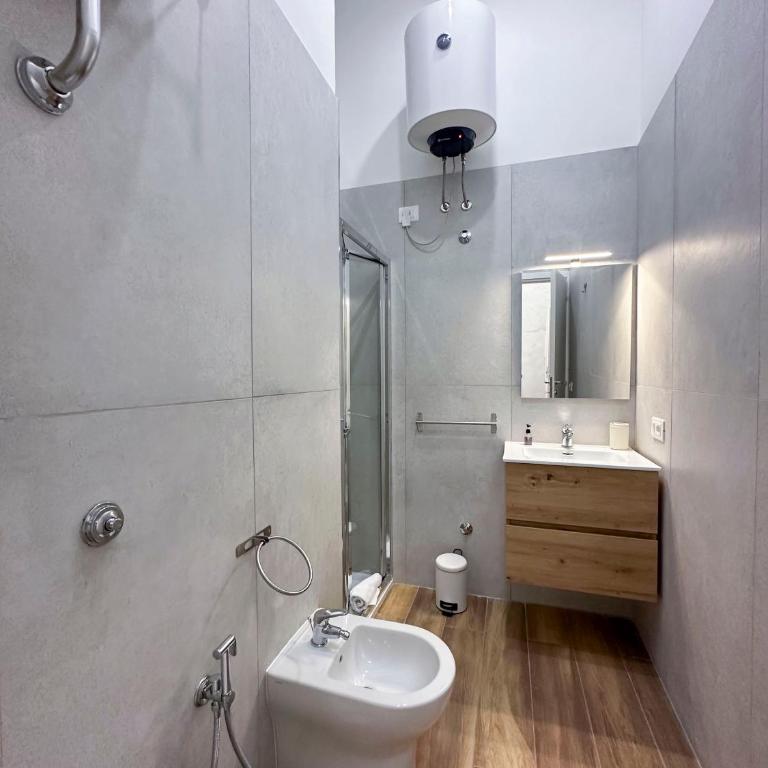 DUOMO 50 NAPOLI Boutique Rooms - Double Room with Balcony - 11
