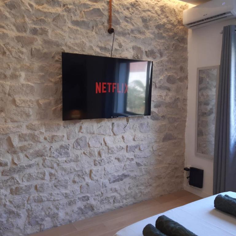 Good Energy Rooms - Standard Double Room with Shared Bathroom - 2