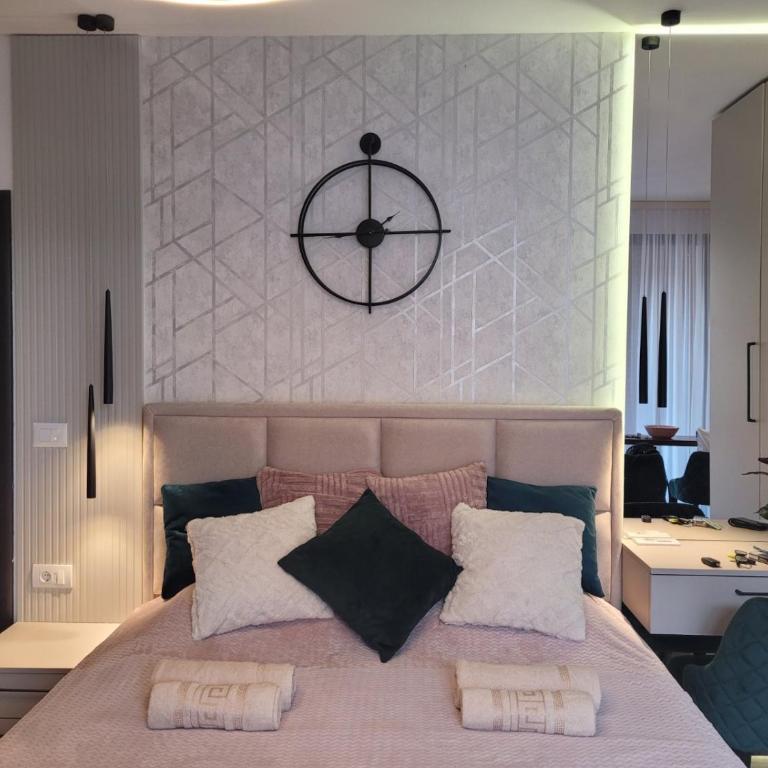 Apartman Trijumf Lux - One-Bedroom Apartment with City View - 1