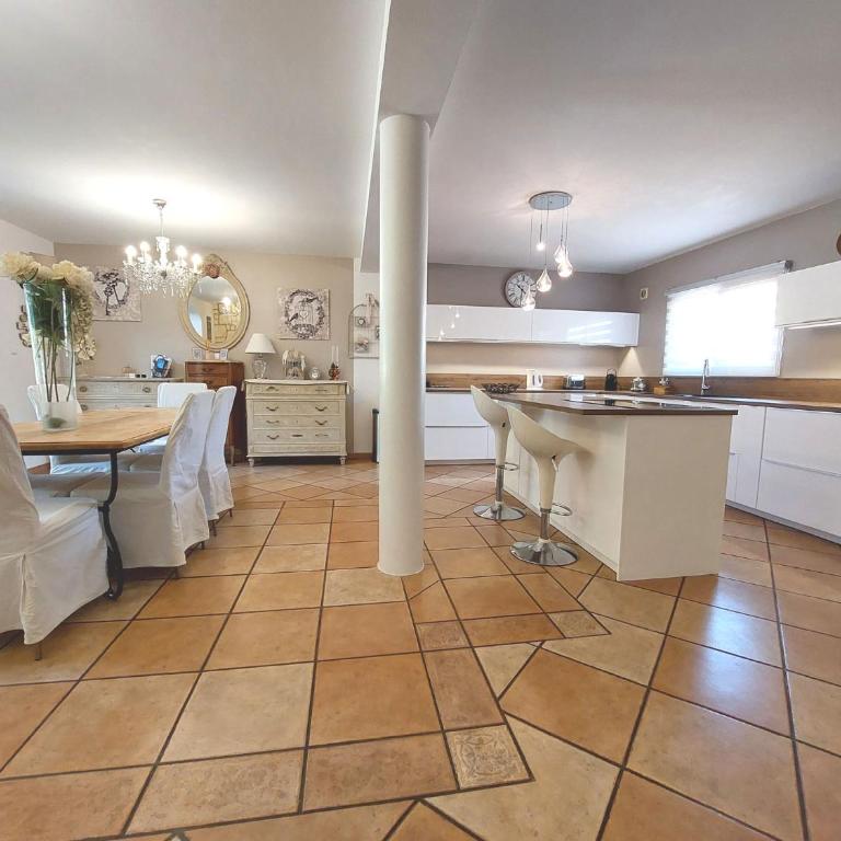 La Maison Pitok à 400m de la plage - Three-Bedroom House - 5