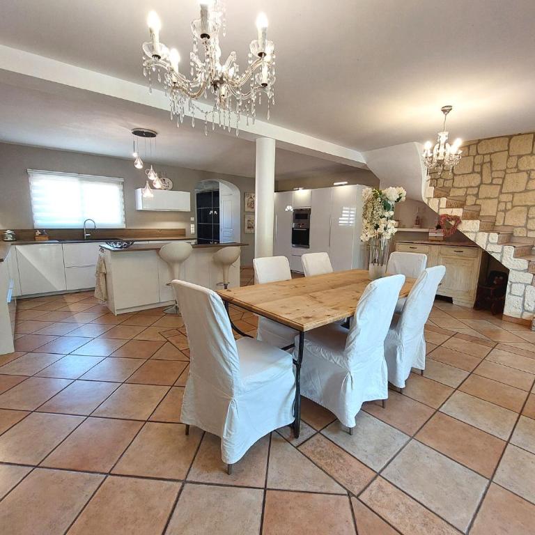La Maison Pitok à 400m de la plage - Three-Bedroom House - 4