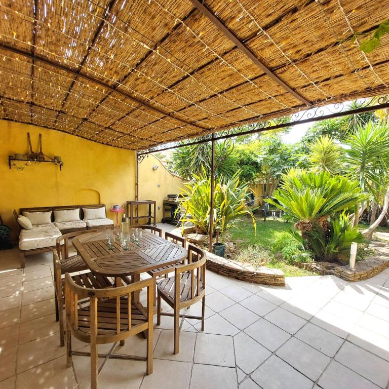 La Maison Pitok à 400m de la plage - Three-Bedroom House - 9