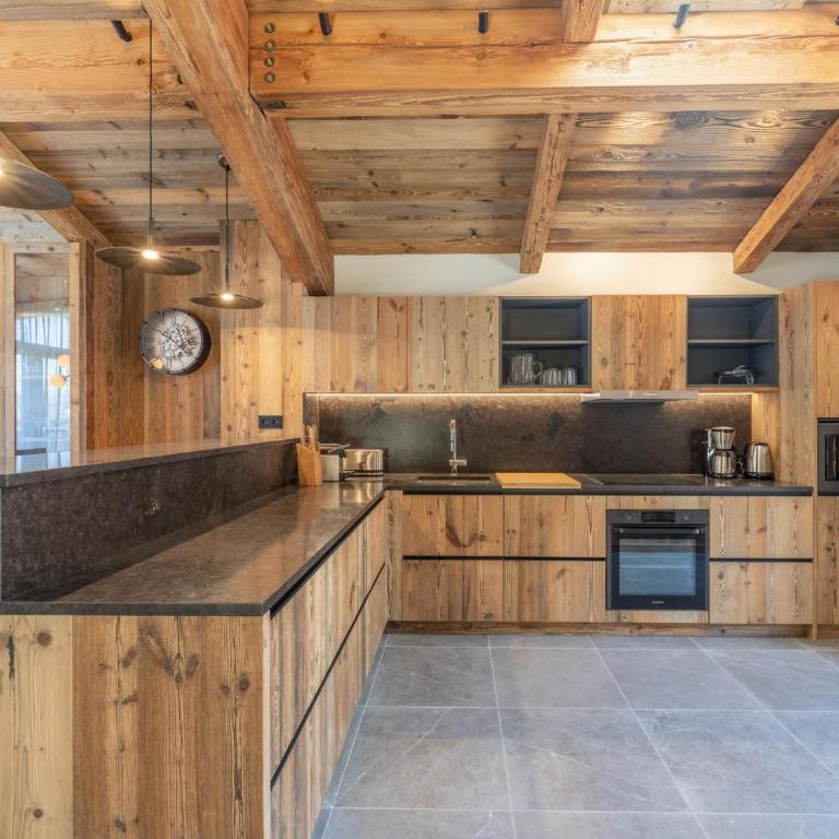 Luxueux chalet avec spa et sauna au cœur de Courchevel - FR-1-568-36 - Chalet - 10