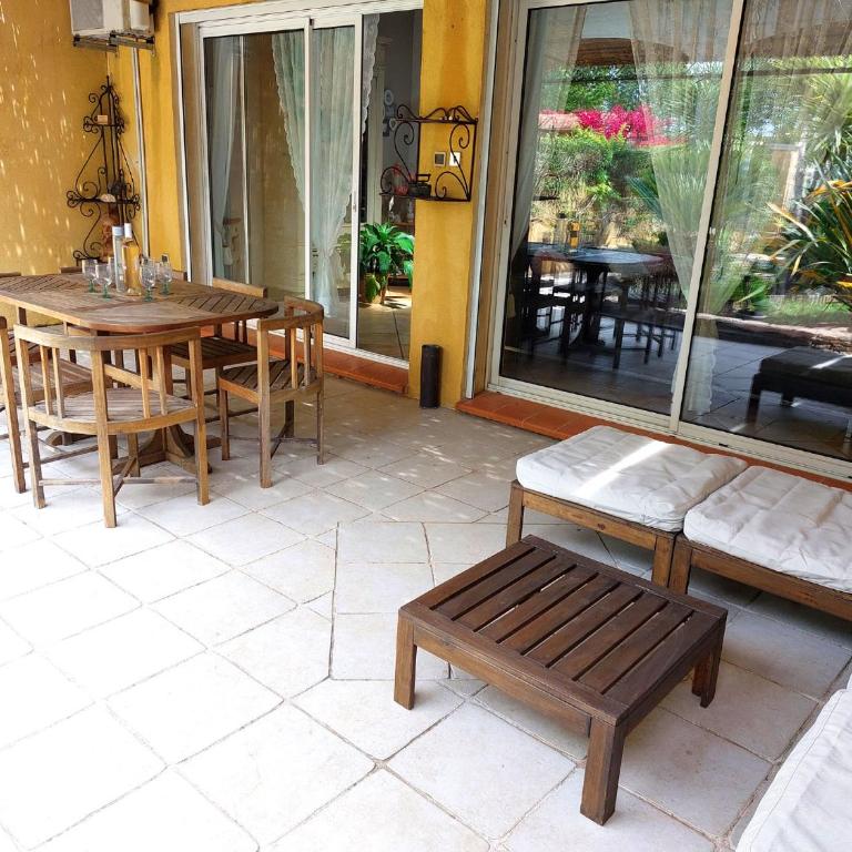 La Maison Pitok à 400m de la plage - Three-Bedroom House - 8