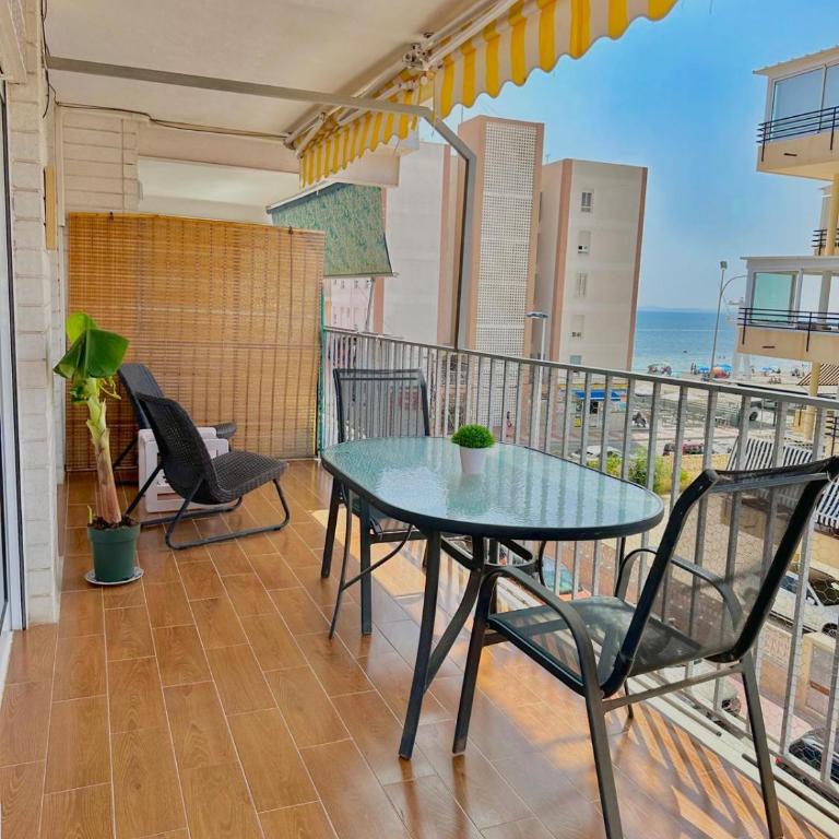Apartamento con terraza y parking en primera línea - Apartamento de 3 dormitorios - 1