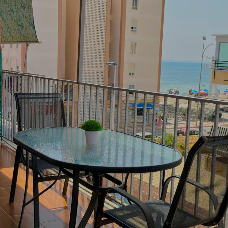 Apartamento con terraza y parking en primera línea - Apartamento de 3 dormitorios - 9