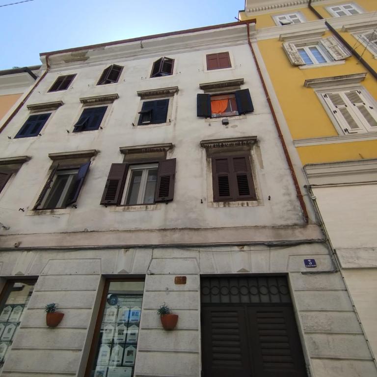 Appartamento storico in Viale - Appartamento con 2 Camere da Letto - 24