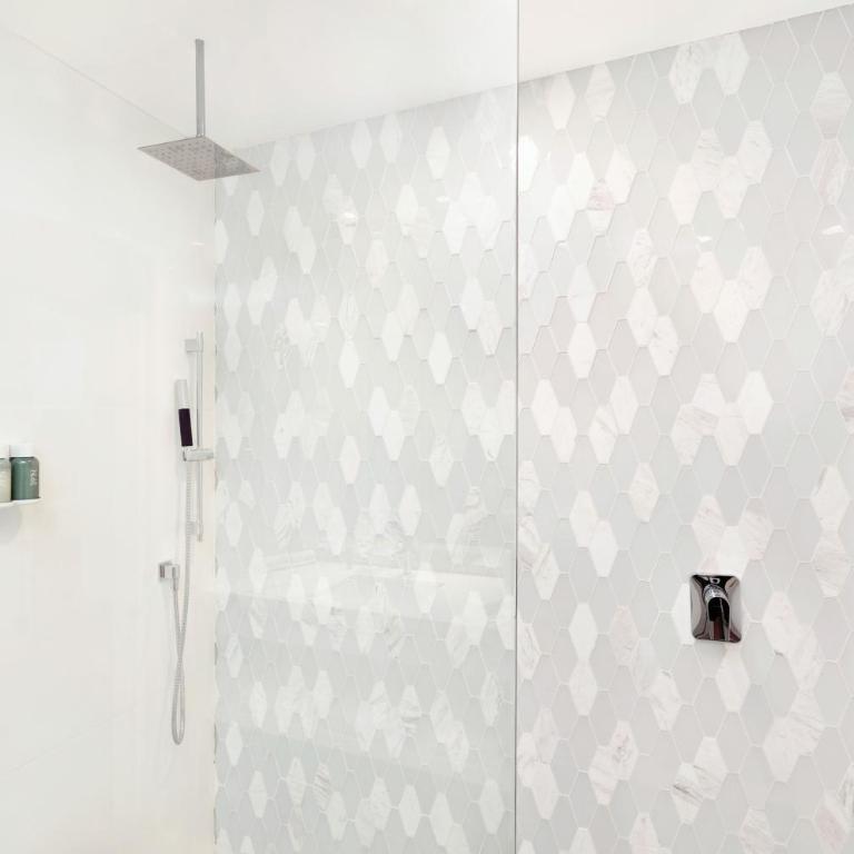 Courtyard by Marriott Mazatlan Beach Resort - Deluxe King Room with Terrace and Ocean View - 2