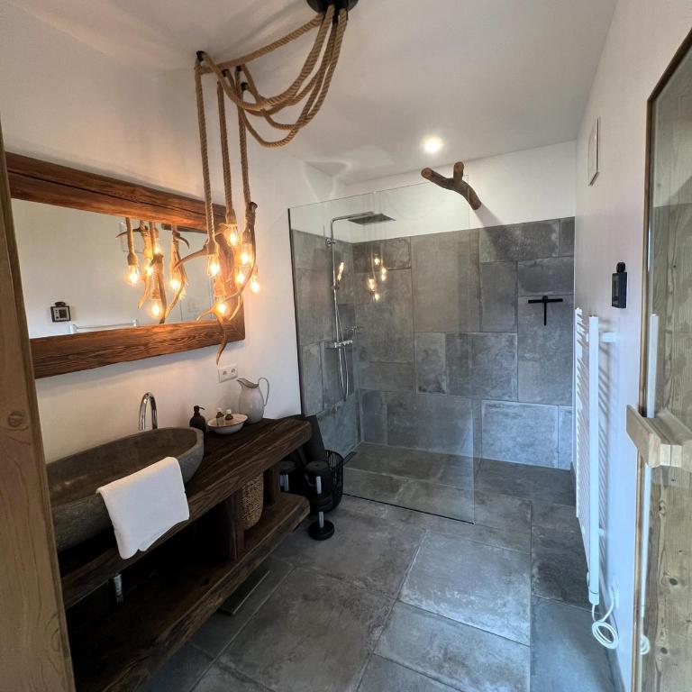 Sonnberg Chalet - Entspannung pur im Luxus Chalet mit Whirlpool-Sauna - Four-Bedroom House - 28