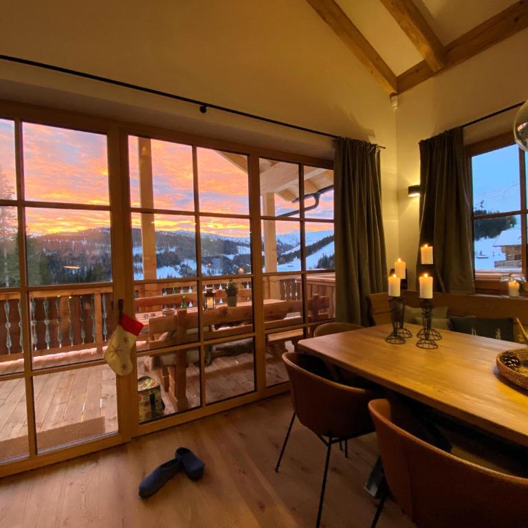 Sonnberg Chalet - Entspannung pur im Luxus Chalet mit Whirlpool-Sauna - Four-Bedroom House - 12