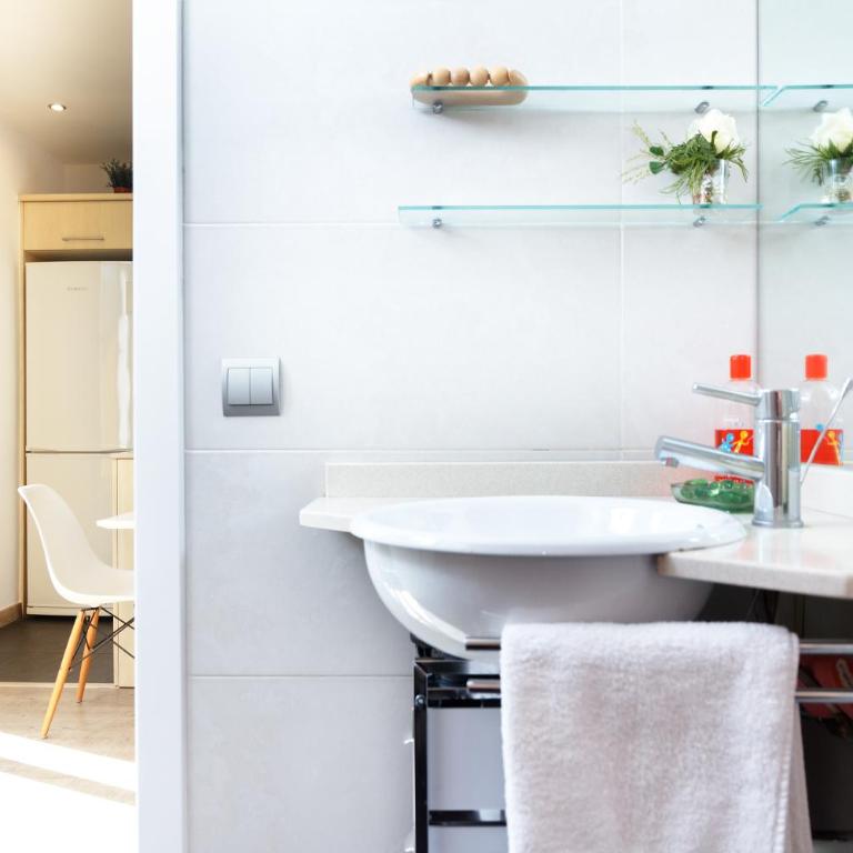 Feelathome Center Apartments - Studio with Private Terrace - Vila i Vila Street (2 Adults) - 10