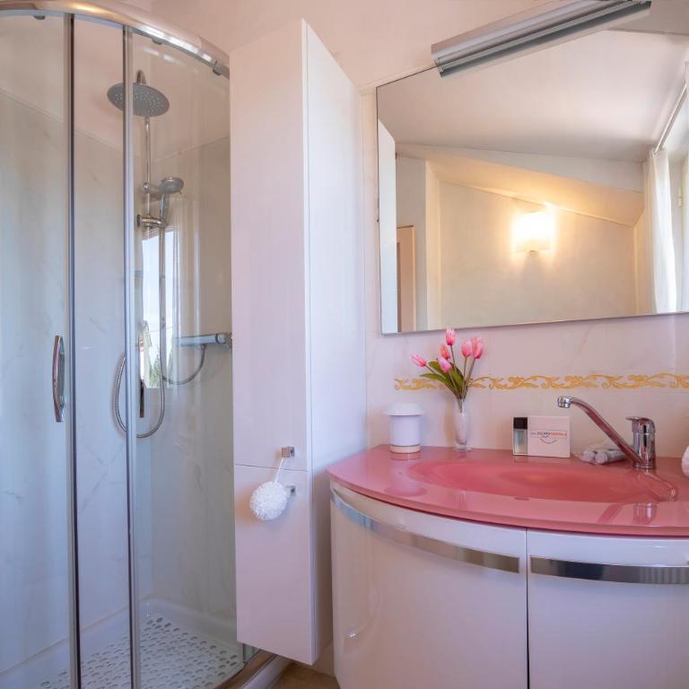 Villa Clara with Outdoor Jacuzzi few km from the Sea - Happy Rentals - Villa Deluxe - 10