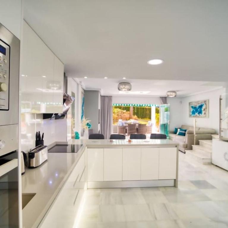 Marbella Luxury Home with Games Room & Sea Views - Casa de 4 dormitorios - 12