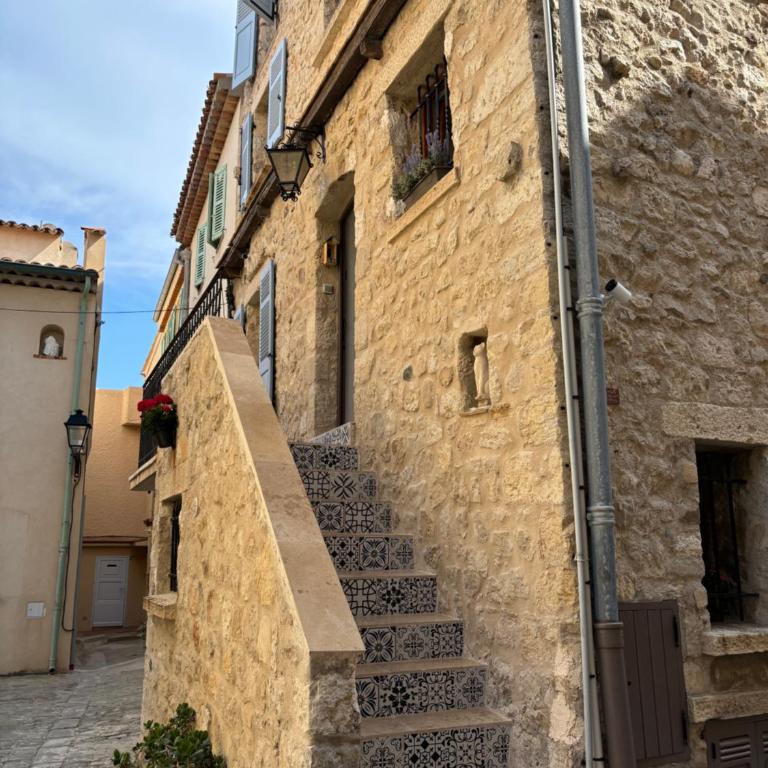 La Pablita by Evasion Riviera, Vieil Antibes, Remparts - One-Bedroom Apartment - Sea Side - 2