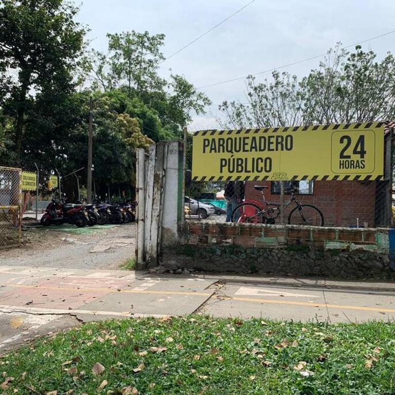 Apartamento con balcón y 2 dormitorios ARK301 By Roots Rentals - Apartamento de 2 dormitorios con balcón - 4