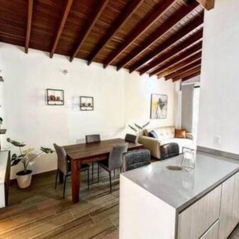 Apartamento con balcón y 2 dormitorios ARK301 By Roots Rentals - Apartamento de 2 dormitorios con balcón - 10